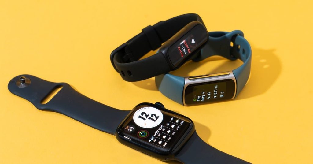 Best Smart Fitness Devices for Tracking Progress - The traditional ...